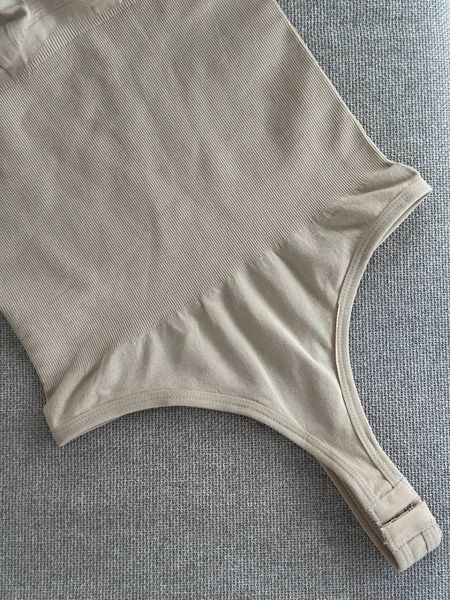 Бежевий коригуючий боді DO3853-3XL фото
